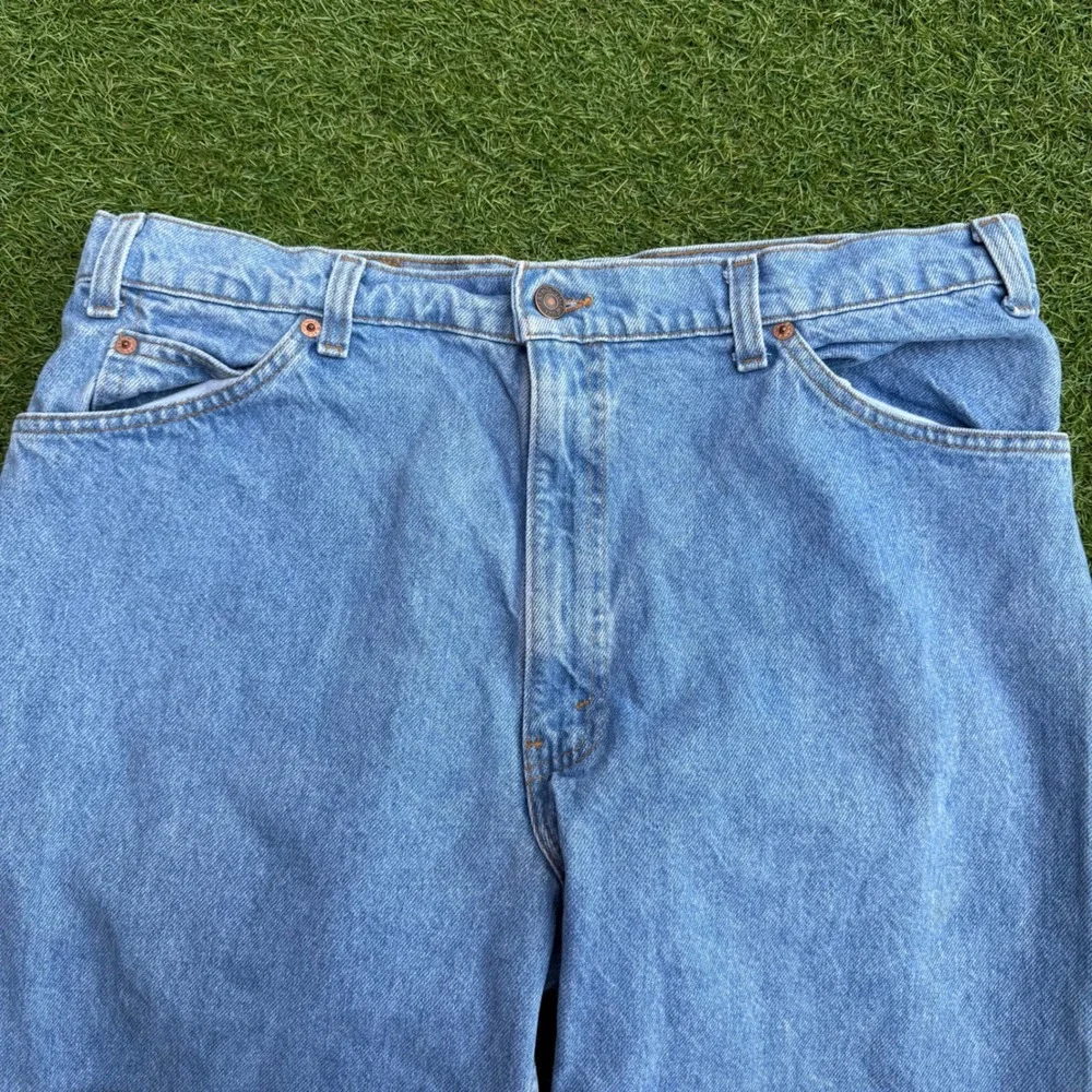Vintage Levis 550 Relaxed Fit Tapered Leg Jeans Light Wash Made in USA 38x34